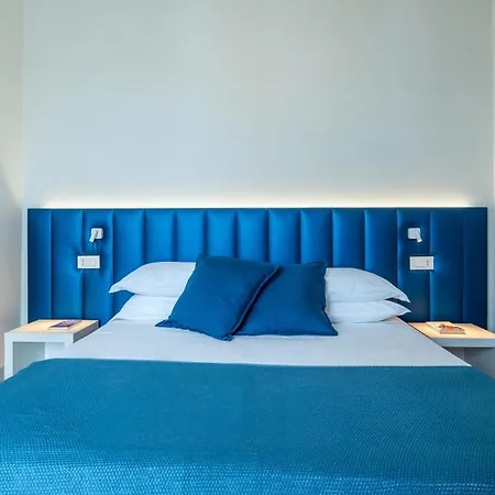 Hotel 2000
