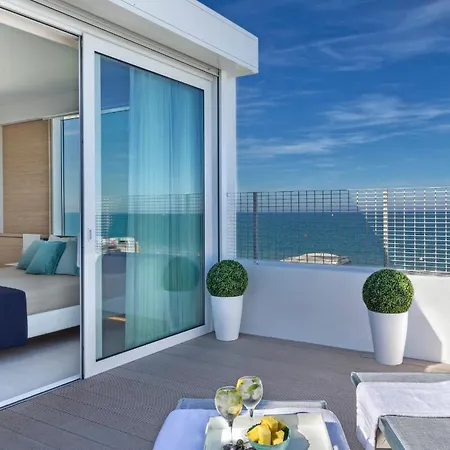 2000 Hotel 3*