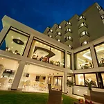 Отель 2000
