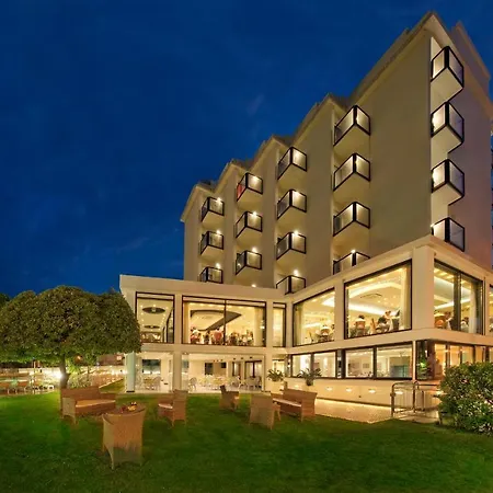 Hotel 2000 3*