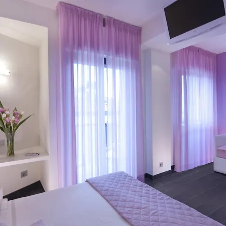 Hotel 2000