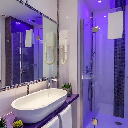 فندق 2000 ريتشيوني